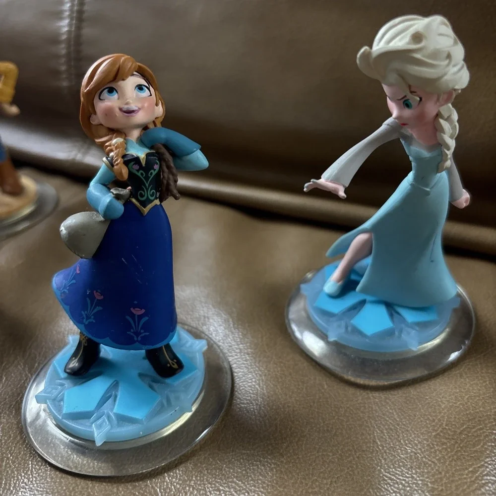 Wii Disney Infinity Lot 12 Characters and Game Base Pad‎ Mixed Lot + Manual